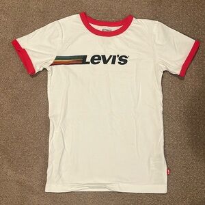 Boys Levi’s T-shirt. Size S (8-10).